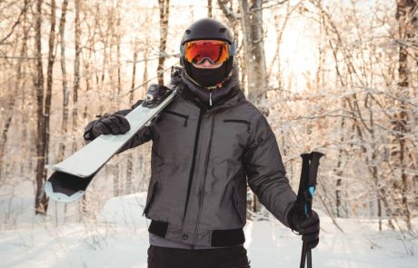 המדריך המקיף לבחירת מעיל סקי: מציוד מקצועי ועד שירות מומחים שיניע אתכם קדימה