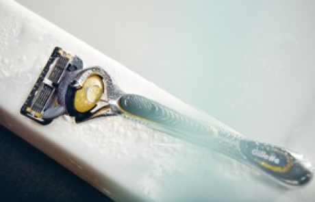 ג'ילט: FUSION PROSHIELD GILLETTE עם פס לחות