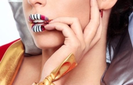 הפקת איפור: The Gold Colors Lady