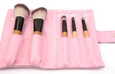 ANTONYM: מגוון רחב של מברשות איפור