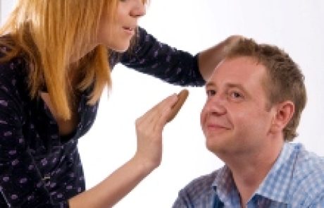 נא להתאפר בהתאם!