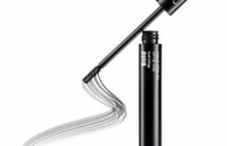 קרליין: מסקרה BOLD בעלת מברשת ייחודית