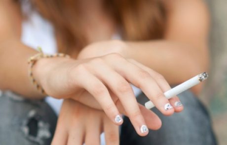 אסתטיקה וציפורניים: השפעות העישון על האצבעות