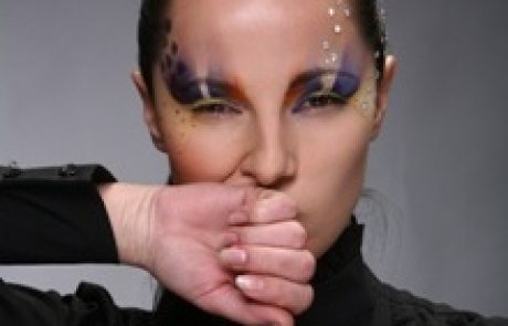 הקשר בין עיניים לשפתיים