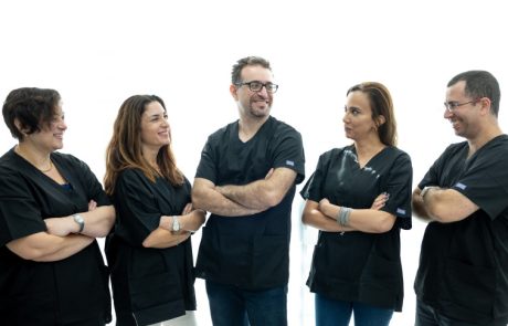 4 גורמים אפשריים לדלקות חניכיים