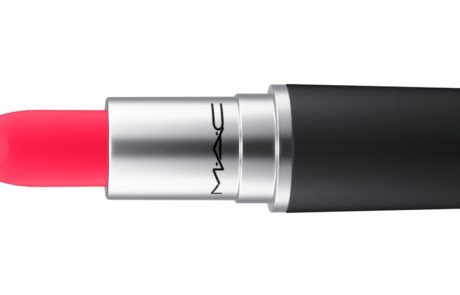M.A.C: שפתון POWDER KISS